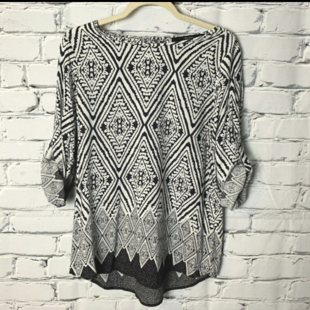 Geometric Roll Sleeve Blouse